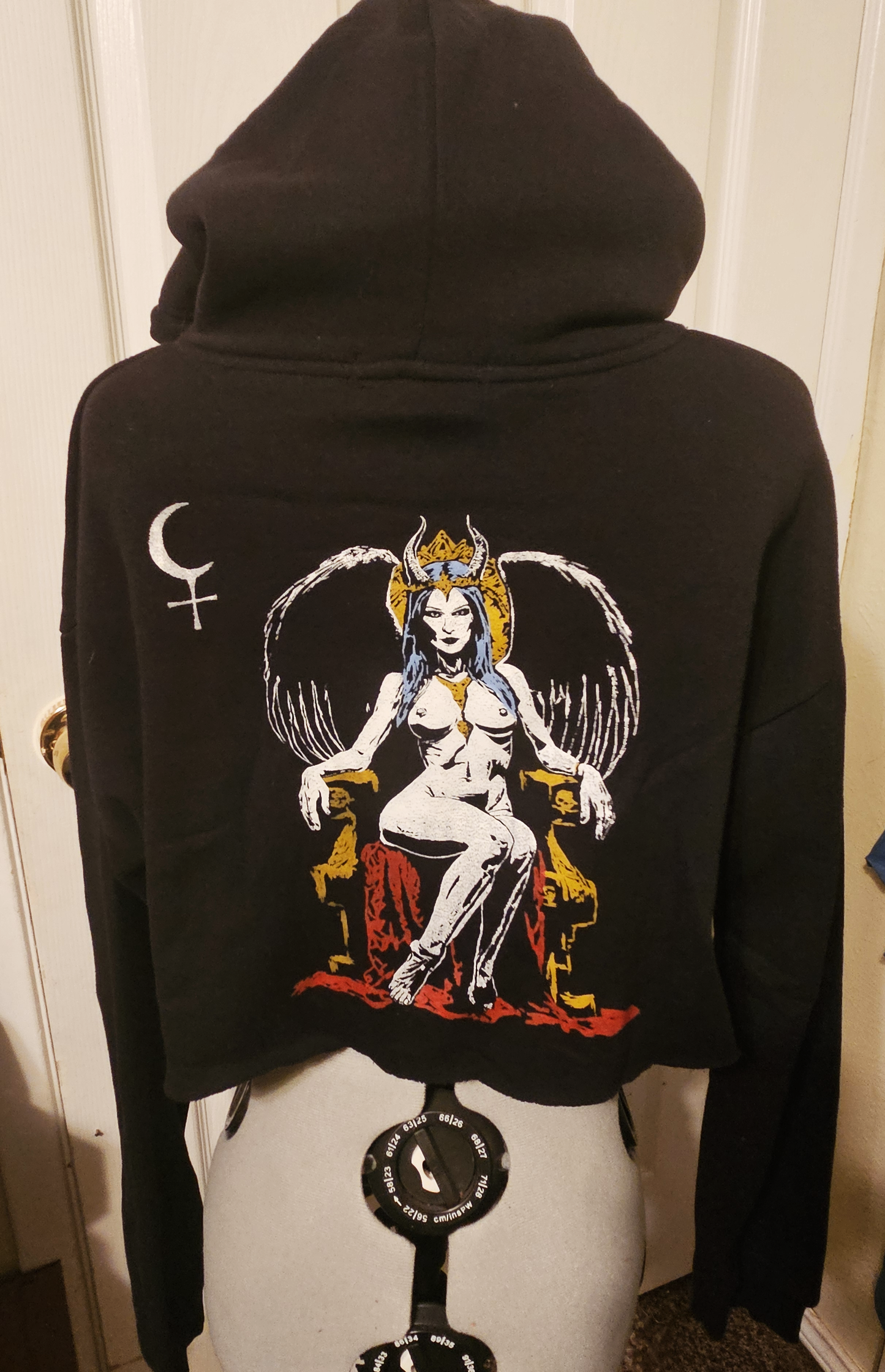 Lilith - Crop Hoodie - Black Long Sleeve