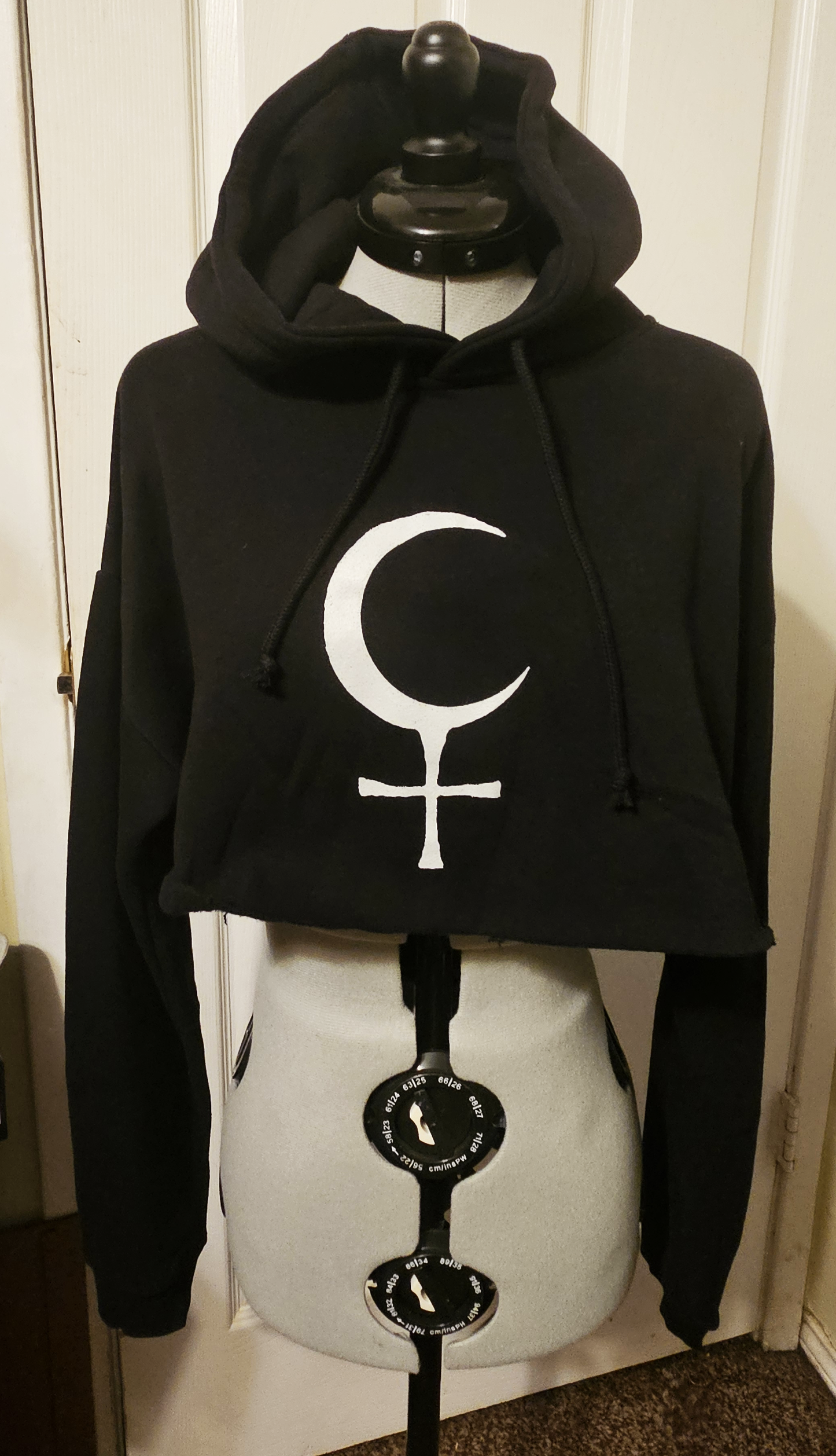 Lilith - Crop Hoodie - Black Long Sleeve
