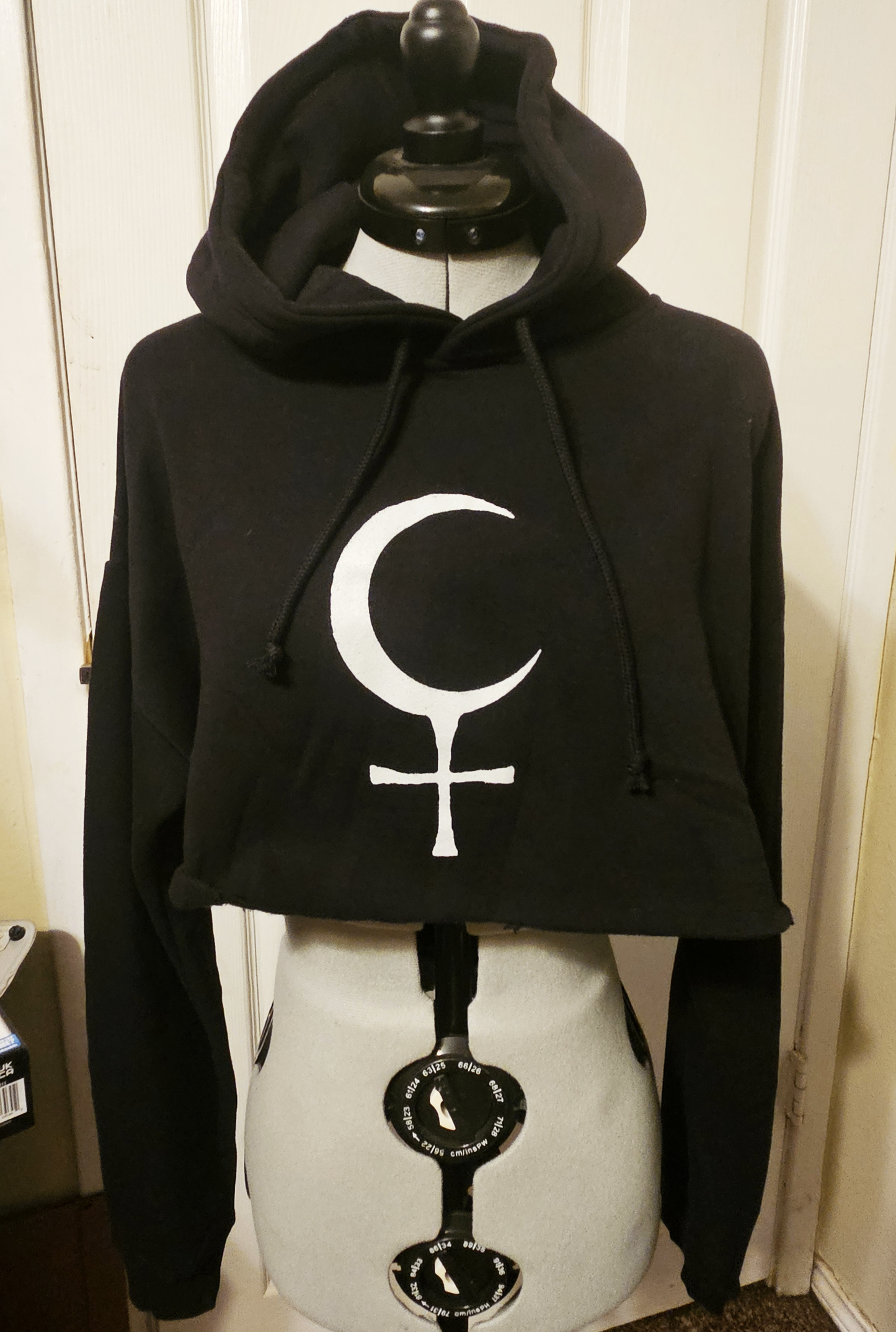Lilith - Crop Hoodie - Black Long Sleeve